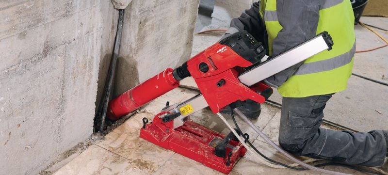 Corona DD 160 Máquina de taladro con diamante tan compacta como potente para tareas de perforación en concreto con columna de hasta 25-202 mm (31/32 - 7-15/16”) de diámetro Aplicaciones 1