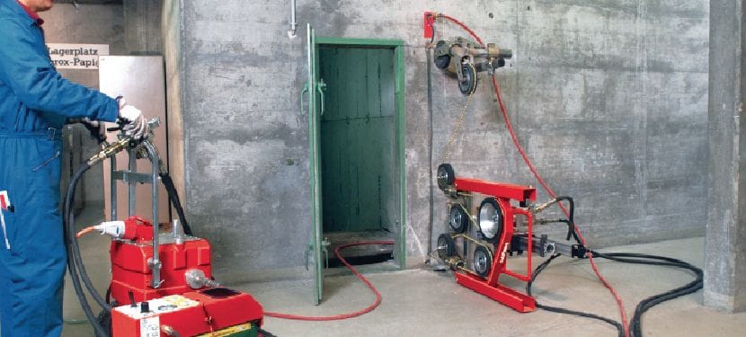 Hilo diamantado soldado al vacío SPX-H (concreto y acero) Hilo diamantado de alta calidad que ofrece un elevado desempeño en tareas de corte de concreto reforzado y acero puro (sierras de hilo de 15-30 kW) Aplicaciones 1