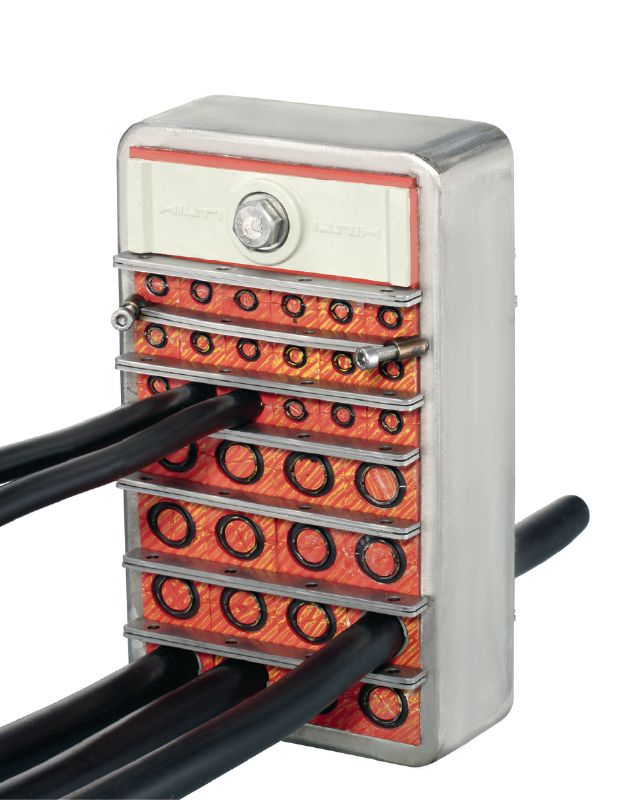 Kits de compresión de cuñas CFS-T EMC Kit de compresión de cuñas que permite crear de manera rápida y sencilla un sello eficiente en marcos de tránsito de cables en situaciones en las que se requiere compatibilidad electromagnética Aplicaciones 1